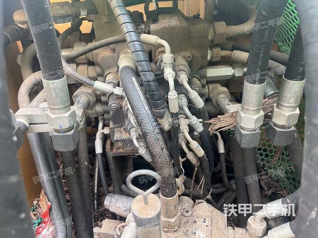 氣門室蓋螺絲特寫(上車部件) 氣門室蓋螺絲特寫(上車部件)
