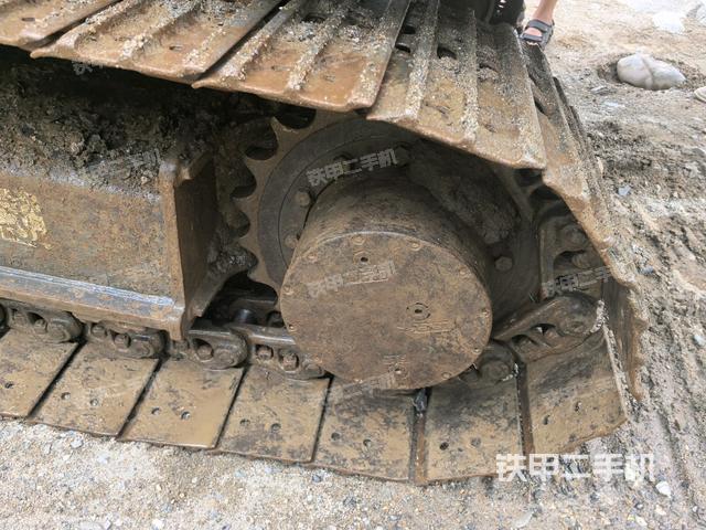 左导向轮(行走机构) 左导向轮(行走机构)