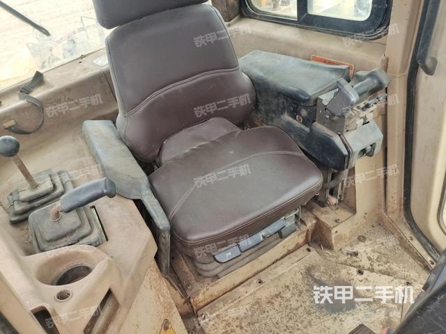 駕駛室內(nèi)部頂部（推土機(jī)駕駛室）