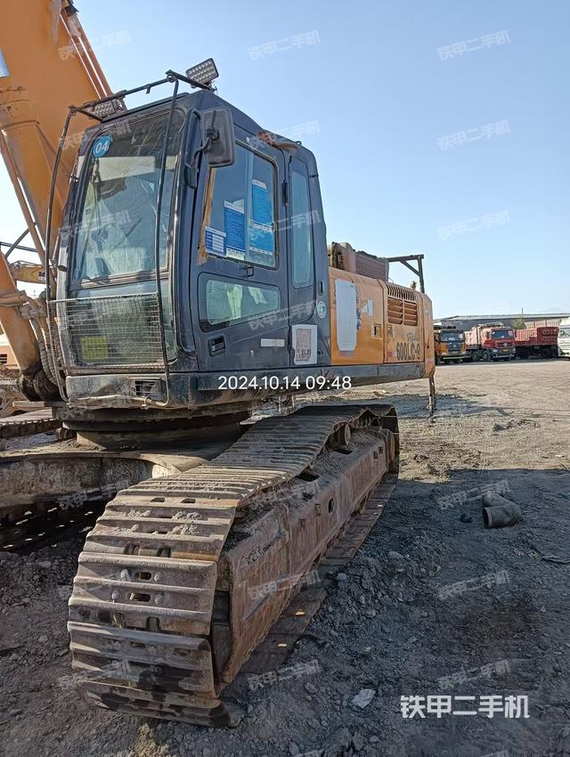 现代R505LC-7挖掘机的设备实拍-第8张实拍照片