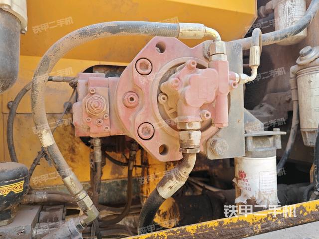 液壓泵斜45?左(大件艙室) 液壓泵斜45?左(大件艙室)