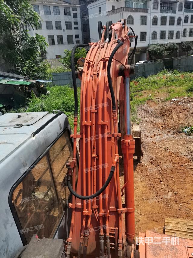 大臂背部俯视（工作和回转装置）