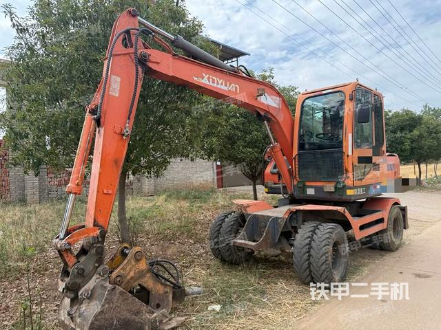 新源XY75W-8T挖掘機