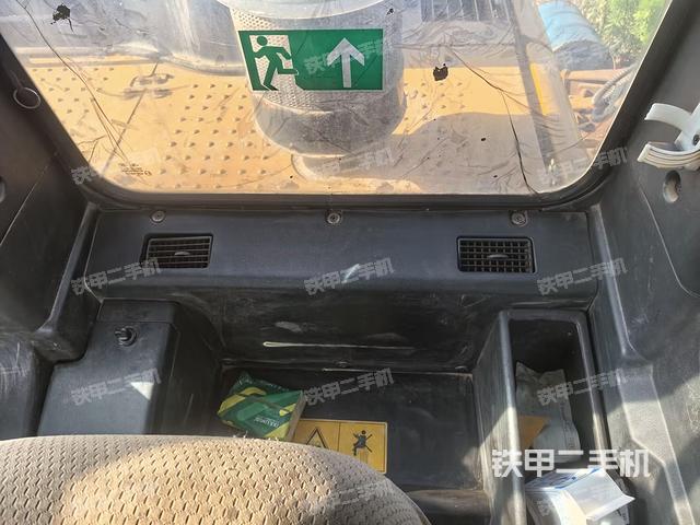 后窗玻璃角標(biāo)(駕駛室部分) 后窗玻璃角標(biāo)(駕駛室部分)