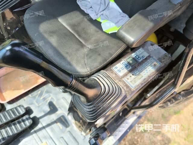 座椅后部(駕駛室部分) 座椅后部(駕駛室部分)