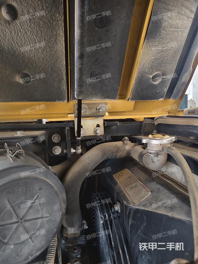 驾驶室顶部（整机外观）