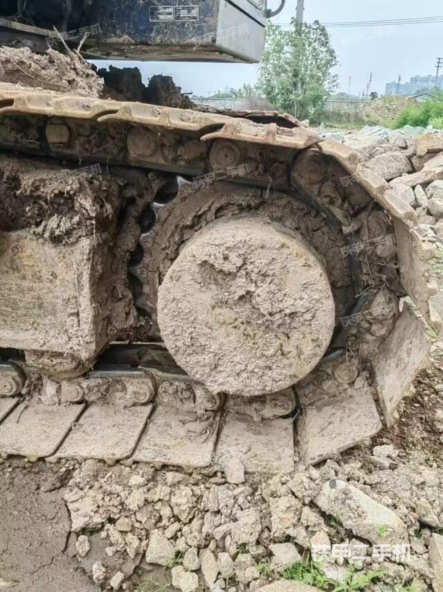 左驱动轮(行走机构) 左驱动轮(行走机构)