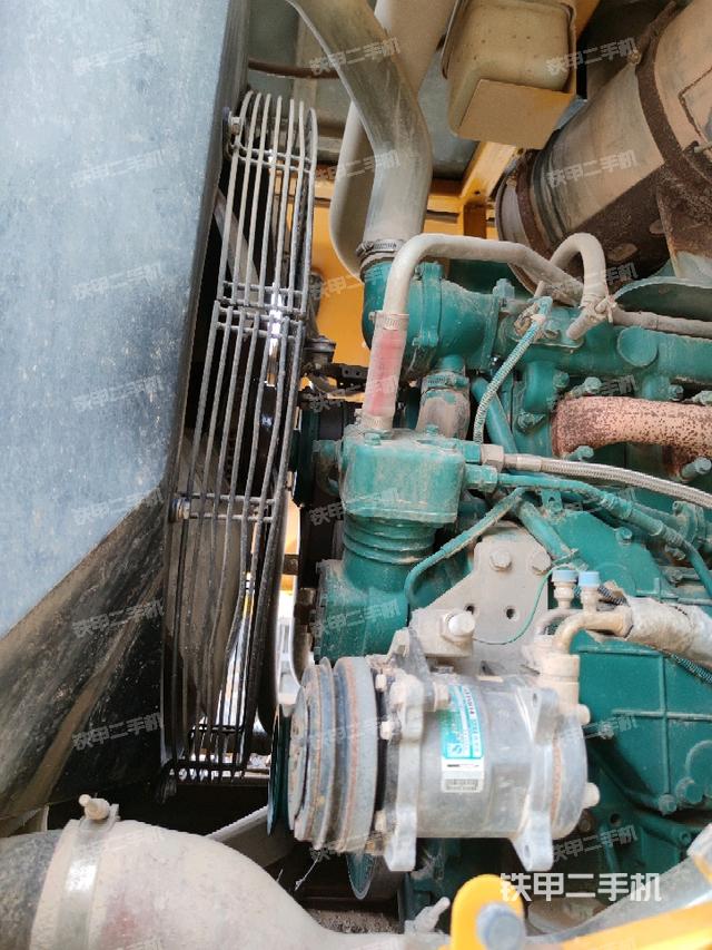 散熱器正面(動(dòng)力系統(tǒng)) 散熱器正面(動(dòng)力系統(tǒng))