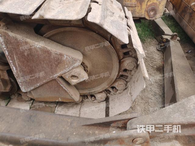 右引導(dǎo)輪（推土機(jī)底盤及工作裝置）