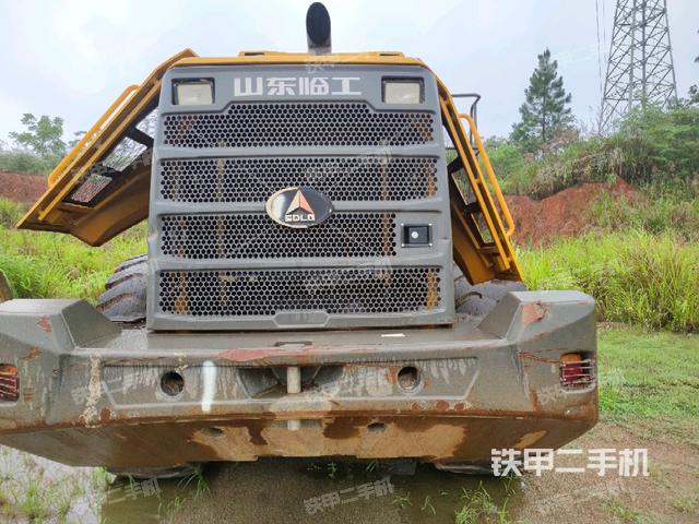 正后方(整機(jī)外觀) 正后方(整機(jī)外觀)