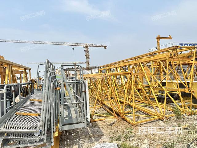 整机右后45°（设备外观及核心部件）