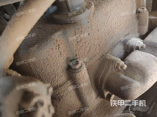 回转马达和主控阀（整机外观）