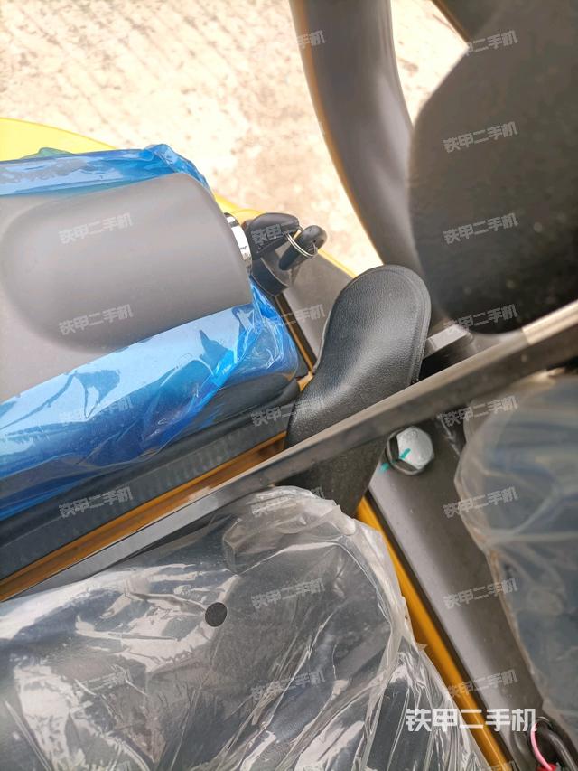 后窗玻璃角标(驾驶室部分) 后窗玻璃角标(驾驶室部分)