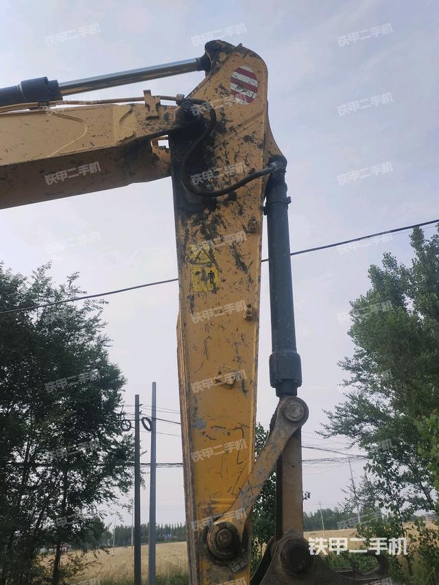 小臂整體左后(工作和回轉(zhuǎn)裝置) 小臂整體左后(工作和回轉(zhuǎn)裝置)