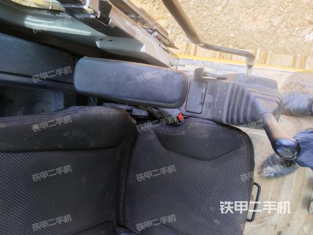 座椅左側(cè)控制臺(tái)/音響/含左手柄(駕駛室部分) 座椅左側(cè)控制臺(tái)/音響/含左手柄(駕駛室部分)