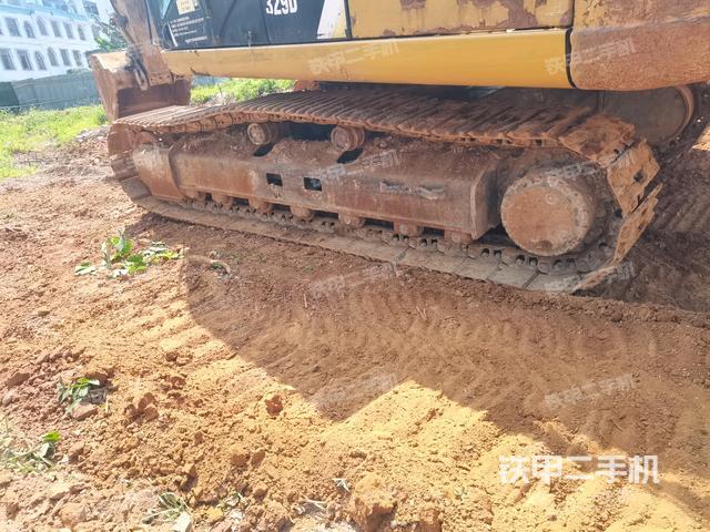 左导向轮(行走机构) 左导向轮(行走机构)