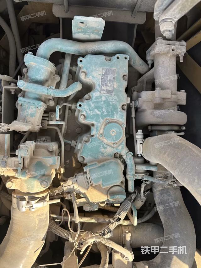 發(fā)動機整體俯視(整機外觀) 發(fā)動機整體俯視(整機外觀)