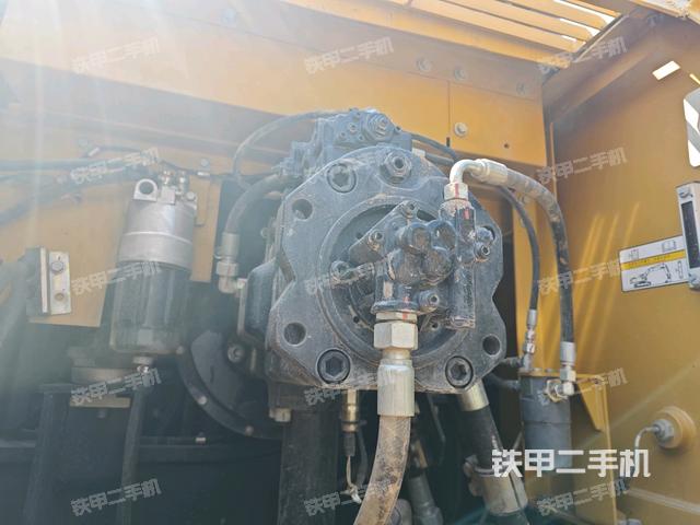 液壓泵斜45?右(大件艙室) 液壓泵斜45?右(大件艙室)