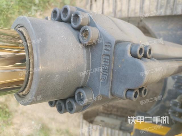 大臂油缸整體?豎拍(工作和回轉(zhuǎn)裝置) 大臂油缸整體?豎拍(工作和回轉(zhuǎn)裝置)