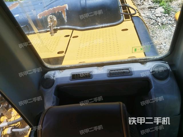 后窗玻璃角标(驾驶室部分) 后窗玻璃角标(驾驶室部分)