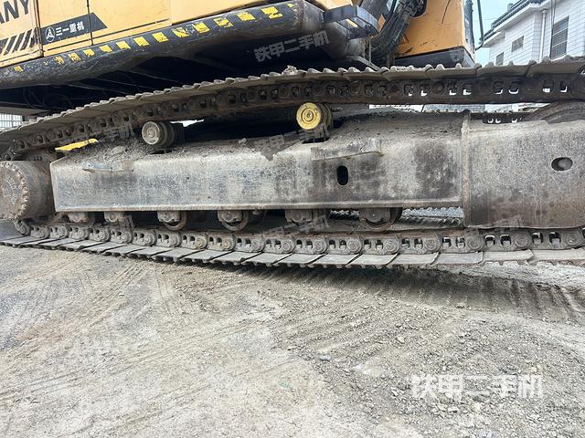 单侧履带整体(整机外观) 单侧履带整体(整机外观)