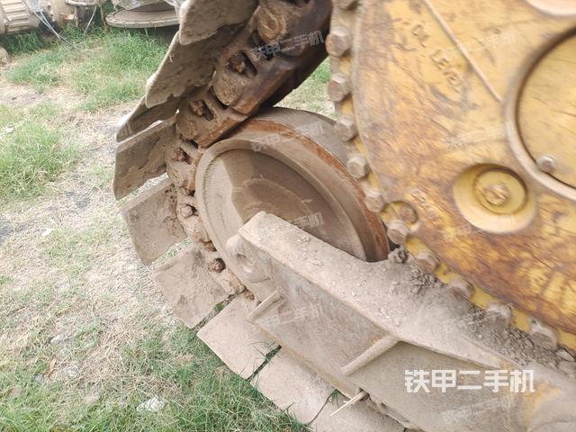 松土器全景（推土機(jī)底盤及工作裝置）