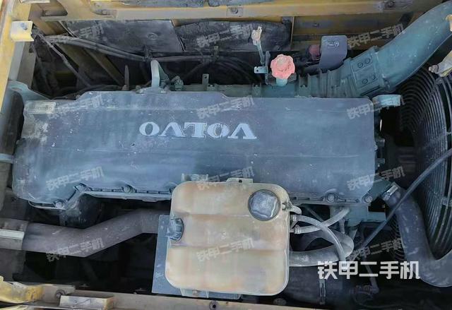 發(fā)動(dòng)機(jī)整體俯視(整機(jī)外觀) 發(fā)動(dòng)機(jī)整體俯視(整機(jī)外觀)