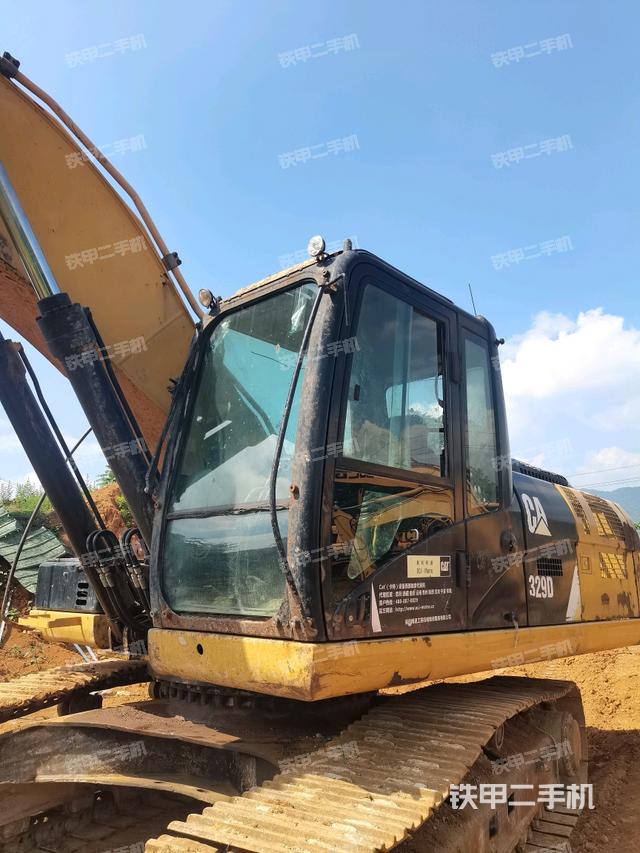 驾驶室左前45度(驾驶室部分) 驾驶室左前45度(驾驶室部分)