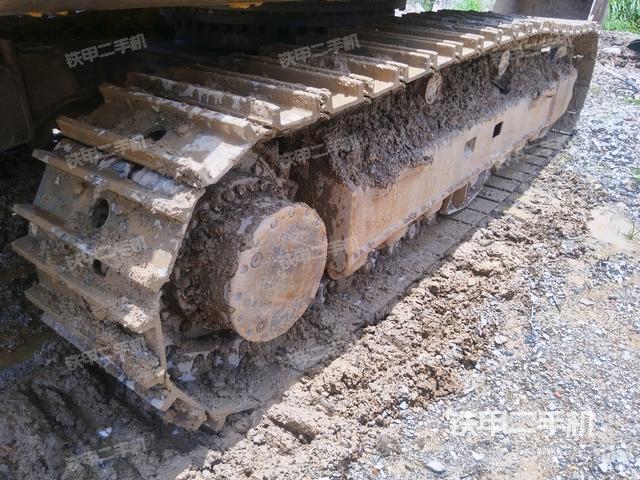 右側(cè)履帶整體(行走機(jī)構(gòu)) 右側(cè)履帶整體(行走機(jī)構(gòu))