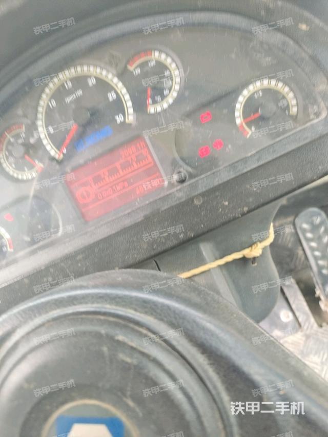 仪表盘全景(压路机驾驶室) 仪表盘全景(压路机驾驶室)