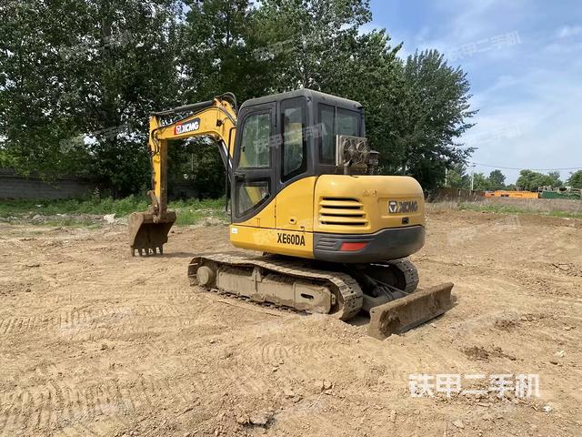 徐工XE60CA挖掘機(jī)