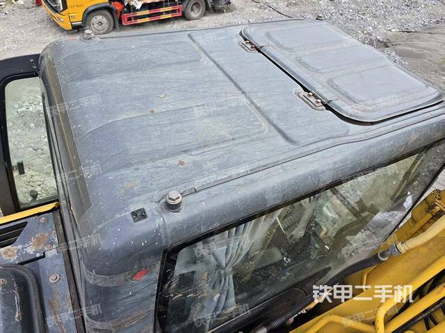 驾驶室顶部（整机外观）