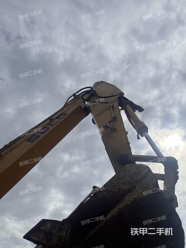 小臂整体左后（工作和回转装置）