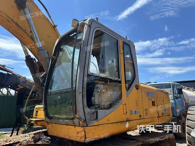 徐工XE210挖掘機(jī)