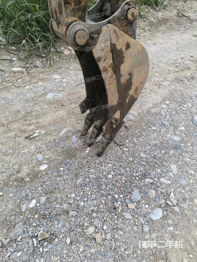 铲斗45度(工作和回转装置) 铲斗45度(工作和回转装置)