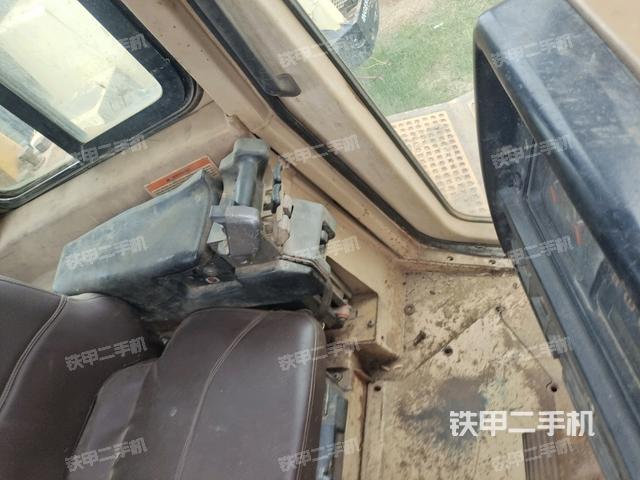 操作手柄右（推土機(jī)駕駛室）