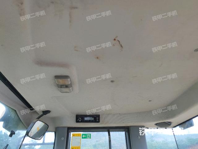 頂棚整體  內(nèi)(駕駛室部分) 頂棚整體  內(nèi)(駕駛室部分)