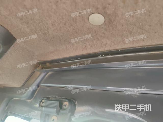 驾驶室顶部（整机外观）