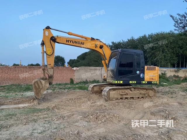 現代R110-7挖掘機