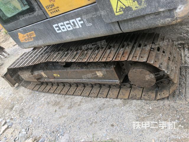 左侧履带整体 (行走机构) 左侧履带整体 (行走机构)