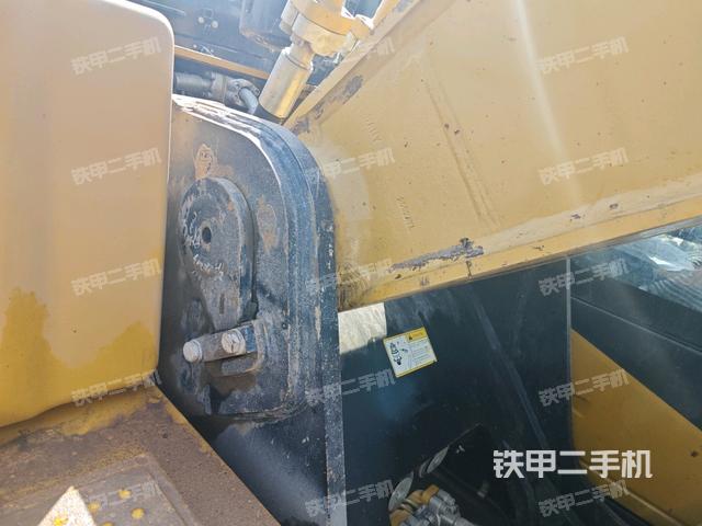 大臂根部?斜視(工作和回轉(zhuǎn)裝置) 大臂根部?斜視(工作和回轉(zhuǎn)裝置)