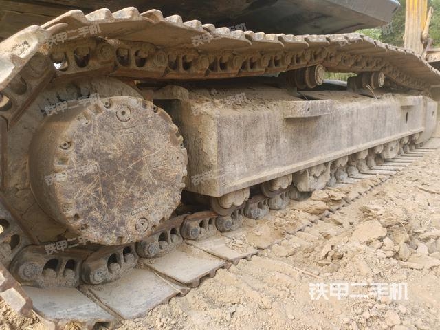 左側(cè)履帶整體?(行走機(jī)構(gòu)) 左側(cè)履帶整體?(行走機(jī)構(gòu))