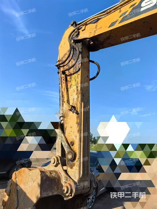 小臂整體左后(工作和回轉(zhuǎn)裝置) 小臂整體左后(工作和回轉(zhuǎn)裝置)