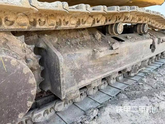 單側(cè)履帶整體（整機(jī)外觀）