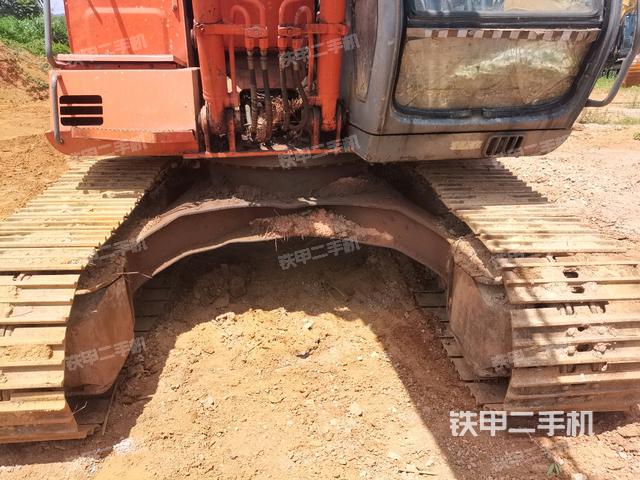 转盘和下车架正前（工作和回转装置）