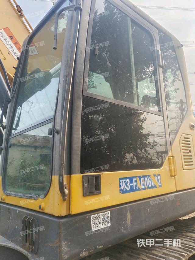 駕駛室左前45度(駕駛室部分) 駕駛室左前45度(駕駛室部分)