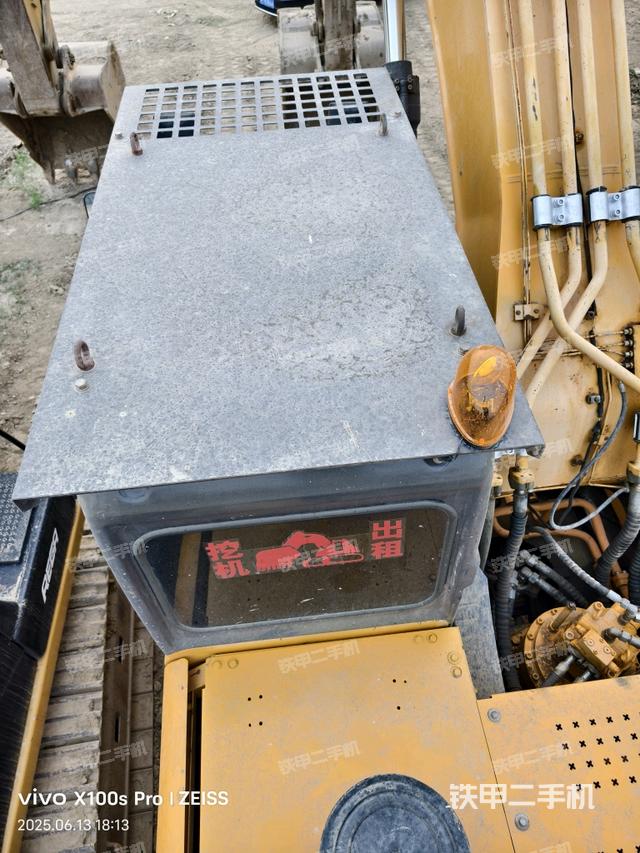 駕駛室頂部(整機外觀) 駕駛室頂部(整機外觀)