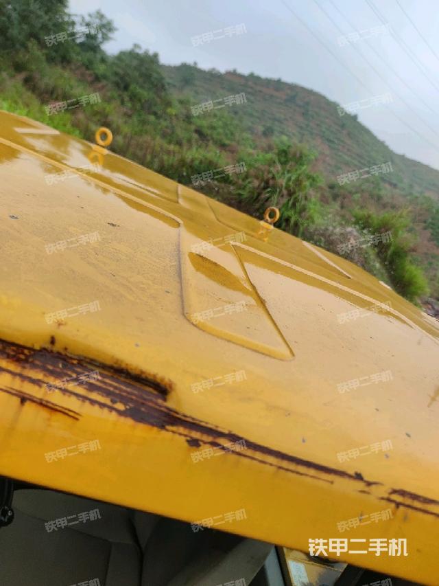 駕駛室頂部 外(駕駛室部分) 駕駛室頂部 外(駕駛室部分)