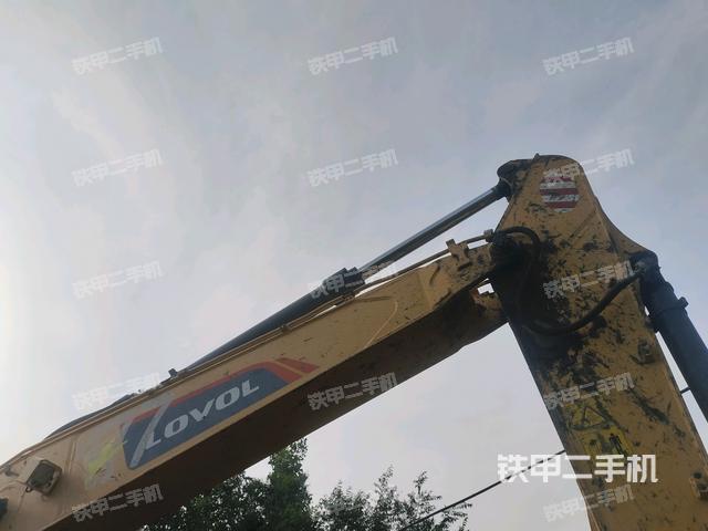 大臂整體?右側(cè)(工作和回轉(zhuǎn)裝置) 大臂整體?右側(cè)(工作和回轉(zhuǎn)裝置)