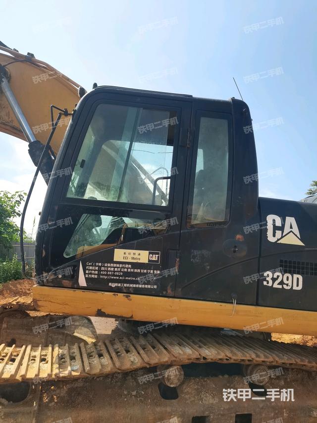 驾驶室正侧(驾驶室部分) 驾驶室正侧(驾驶室部分)